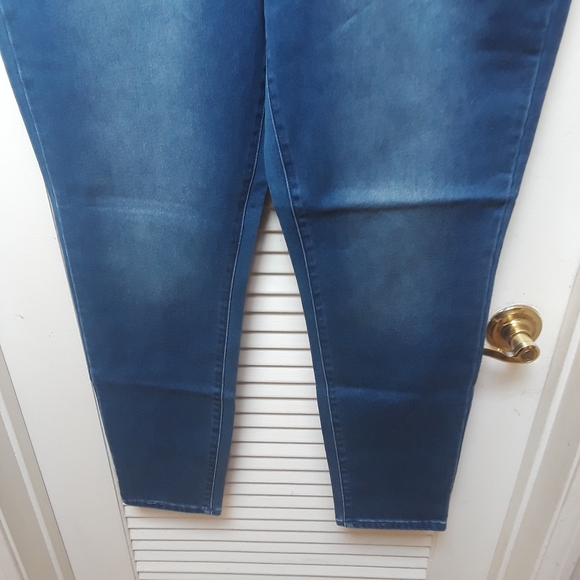 SEVEN 7 Women's Booty-Shaper High Rise Legging Jeans Size 16 MSRP $69 NWT - Picture 3 of 12